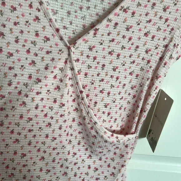 Light pink Floral Wrap Top - Picture 5 of 5